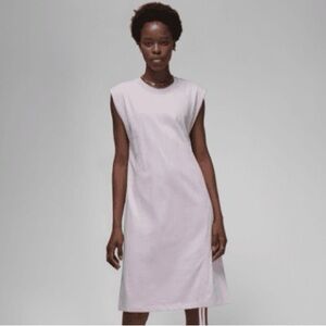Jordan Femme
Iced Lilac
Size S (4-6)
Women's Dress